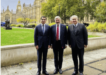 Hikmət Hacıyev Britaniyanın Azərbaycan və Orta Asiya üzrə ticarət elçisi İlə görüşüb