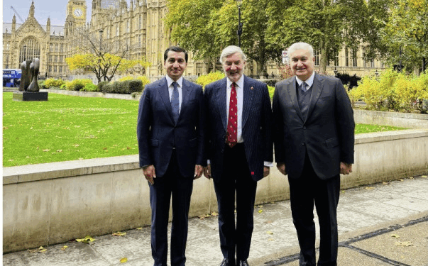 Hikmət Hacıyev Britaniyanın Azərbaycan və Orta Asiya üzrə ticarət elçisi İlə görüşüb