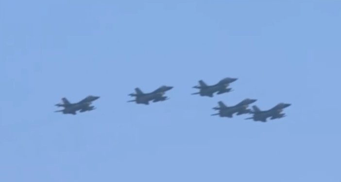 Türkiyə F-16-ları hərbi Bakı səmasında