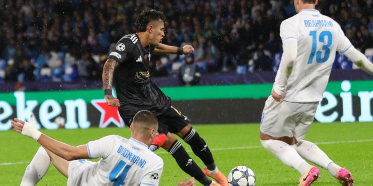 UEFA Çempionlar Liqası: "Qarabağ" "Napoli" səfərindən məğlub qayıdır