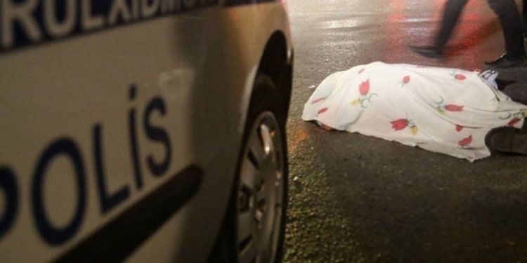 Yük maşını geriyə sürərkən 75 yaşlı qadını vurdu