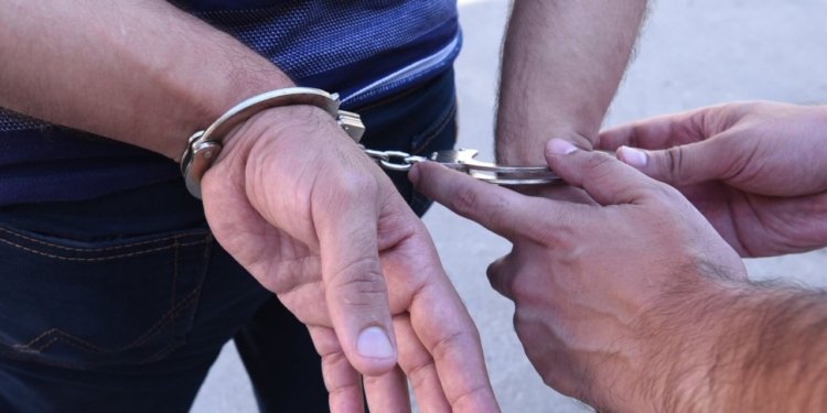 Kondisioner və inşaat materialları oğurlayanlar tutuldu