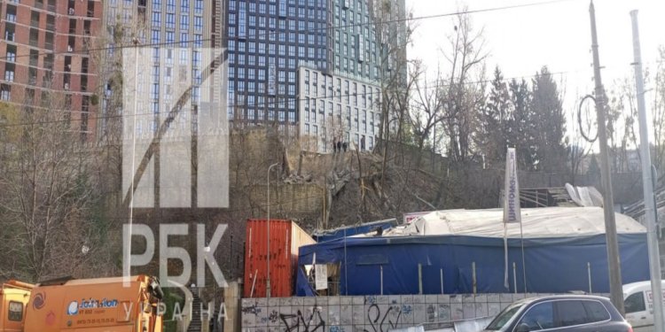 Fransa Azərbaycanın Ukraynadakı səfirliyinin raket zərbəsinə məruz qalmasını pisləyib