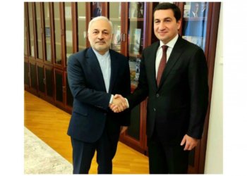 Hikmət Hacıyev İran rəsmisi ilə regional məsələləri müzakirə etdi