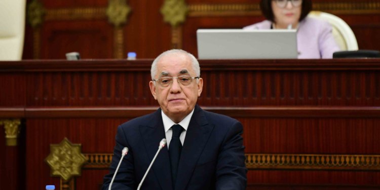 Baş nazir Milli Məclisə gəldi