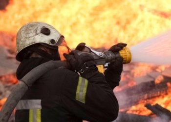 Neftçalada bazar yanır