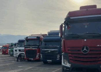 Gürcüstanda saxlanılan Azərbaycan TIR-ları ilə bağlı səfirlikdən açıqlama