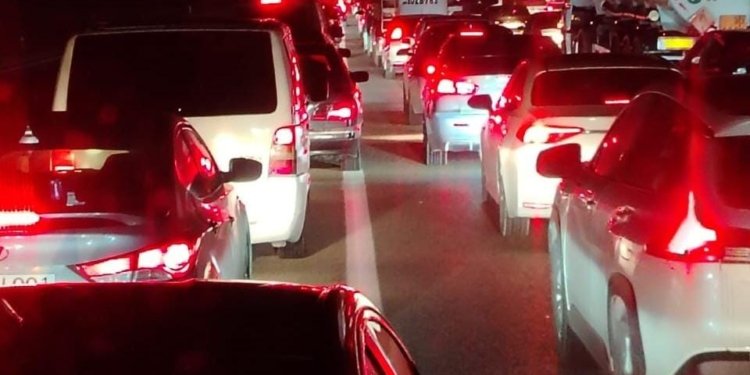 Bakı-Qazax yolunda hərəkət dayanıb-Hacıqabulda tıxac