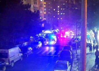 Yanğına görə bu küçədə hərəkət məhdudlaşdırıldı – FOTO