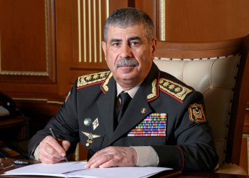 Zakir Həsənov şəxsi heyəti təbrik etdi