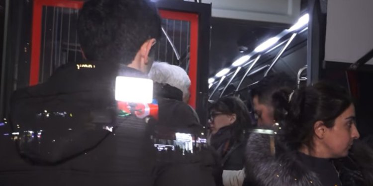 “Bir manat versək də, ayaq üstə gedirik”