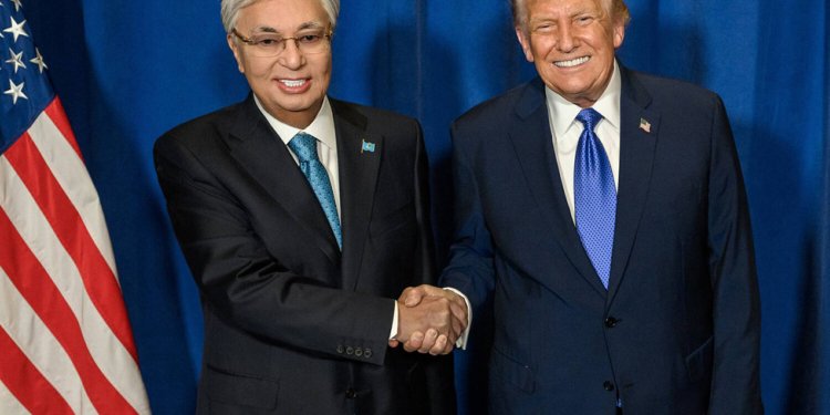 Trampı Qazaxıstana dəvət etdi