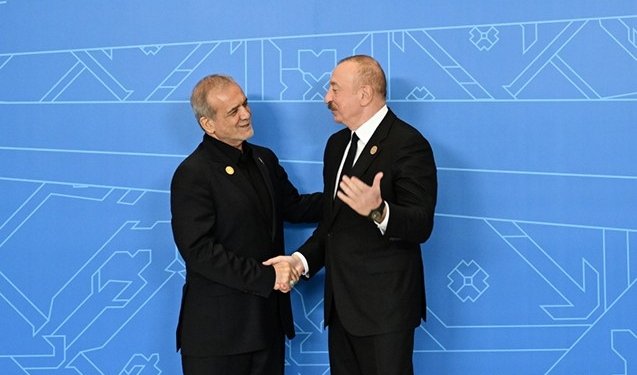 Pezeşkian İlham Əliyevə zəng etdi