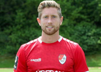 Almaniyalı futbolçu qəzada öldü