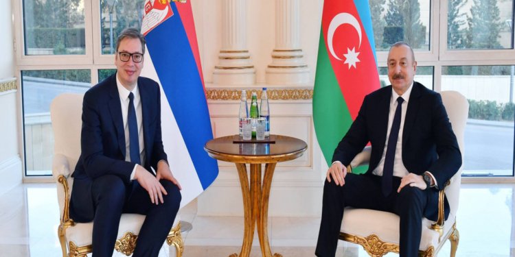 Aleksandar Vuçiç İlham Əliyevi təbrik etdi