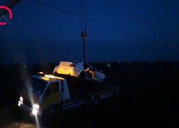 Toya gedən şəxslərin avtomobili kanala düşdü – Ölən və yaralananlar var