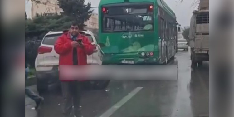 Bakıda marşrut avtobusları toqquşdu - Xəsarət alan var