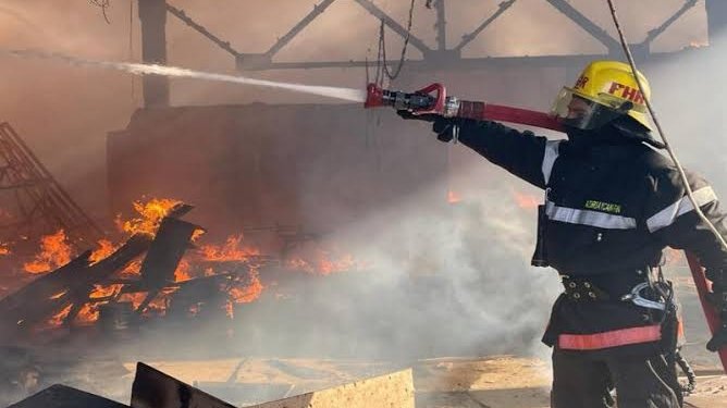 Bakıda restoranda yanğın olub