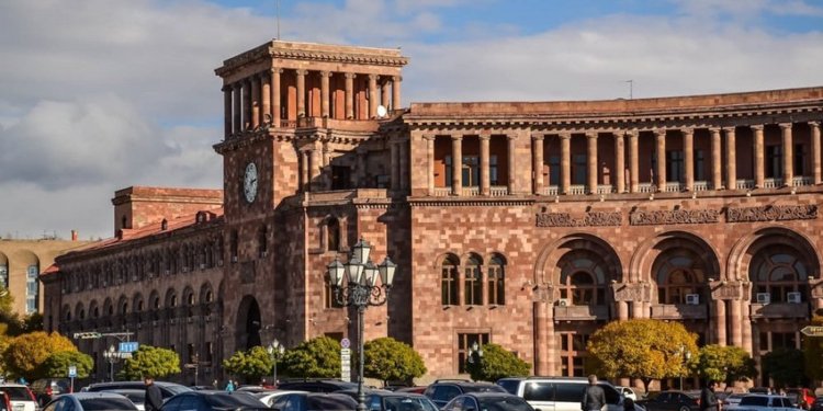 Ermənistan Qarabağ danışıqlarına dair sənədləri dərc etdi