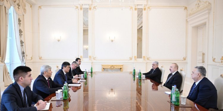 İlham Əliyev Qırğızıstan nümayəndə heyətini qəbul edib