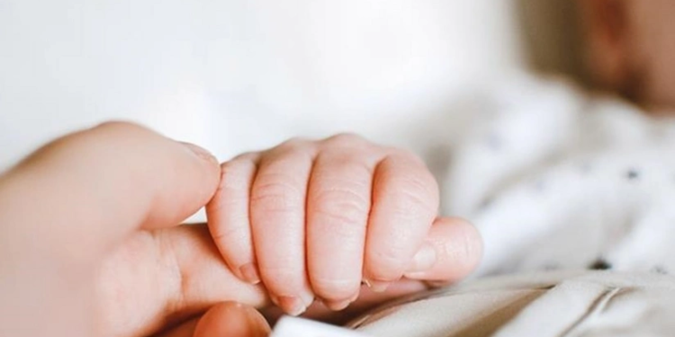 Sumqayıtda 7 aylıq körpə qızdırmadan ölüb