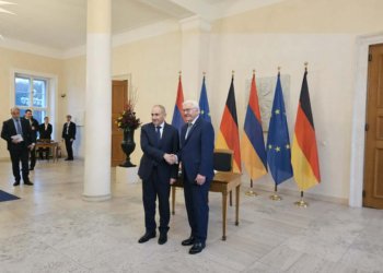 Paşinyan Almaniyada Azərbaycanla sülhdən danışdı