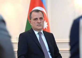 Ceyhun Bayramov pakistanlı həmkarı ilə görüşdü