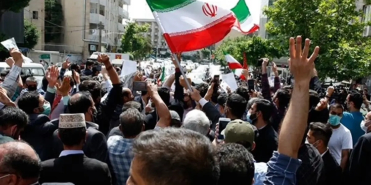 İranda etirazlarda ölənlərin sayı artdı: Rəqəmlər şok edir