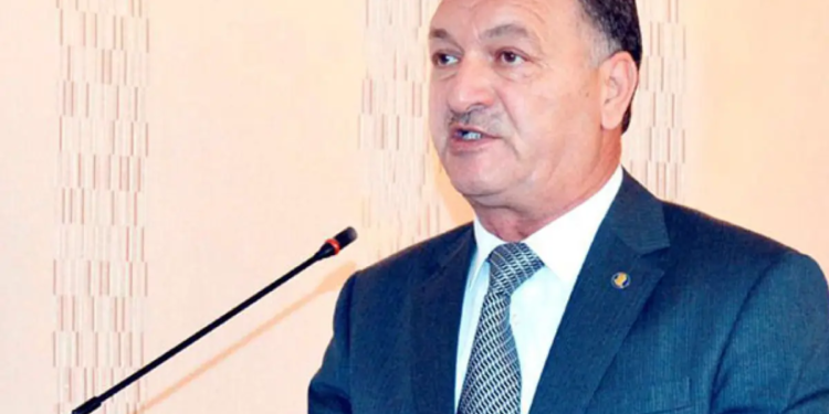 Yevlaxda silahlı insident baş verib - Qoca Səmədovun oğlu adam güllələdi