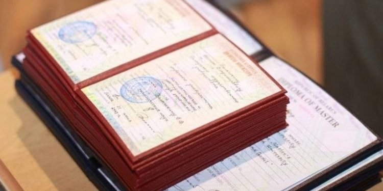 Azərbaycanda kağız formada attestat və diplomlar verilməyəcək