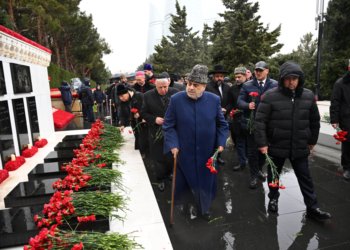Azərbaycandakı dini konfessiyaların rəhbərləri 20 Yanvar faciəsinin qurbanlarının xatirəsini yad ediblər