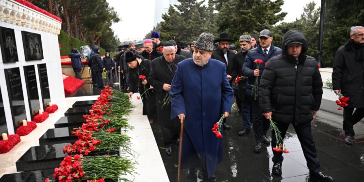 Azərbaycandakı dini konfessiyaların rəhbərləri 20 Yanvar faciəsinin qurbanlarının xatirəsini yad ediblər
