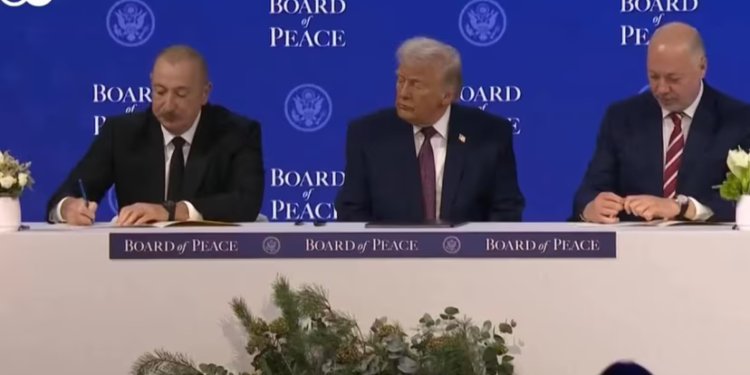 Prezident tarixi sənədi imzaladı