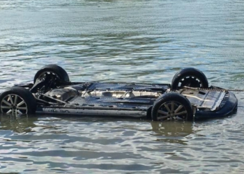 Beyləqanda avtomobil kanala düşüb, xəsarət alanlar var