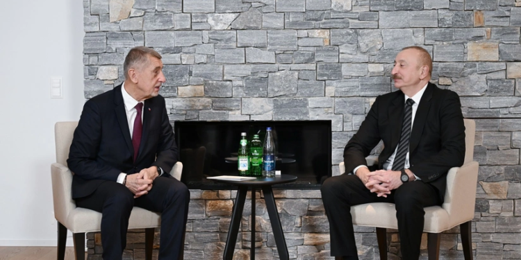 Azərbaycan Prezidenti və Çexiya Baş naziri bir-birilərini qarşılıqlı səfərə dəvət ediblər
