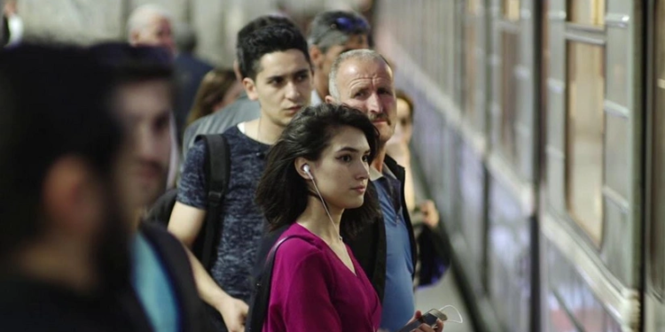 Anar Rzayev: "Metroda sıxlığın qarşısını almaq üçün 11 müvəqqəti avtobus xətti yaradılacaq"