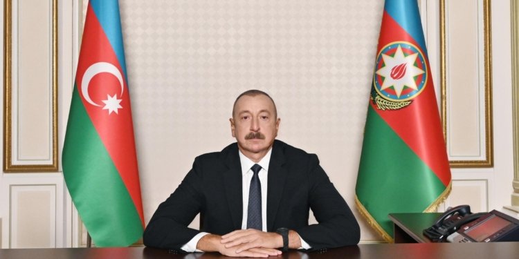 Nadejda İsmayılova "Şöhrət" ordeni ilə təltif edilib