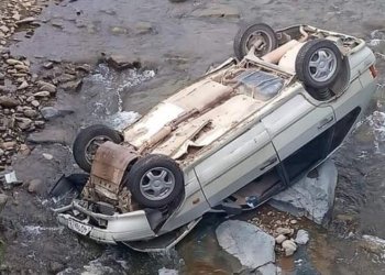 Naxçıvanda avtomobil dərəyə aşıb