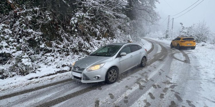 Türkiyədə 233 kəndlə nəqliyyat əlaqəsi kəsildi