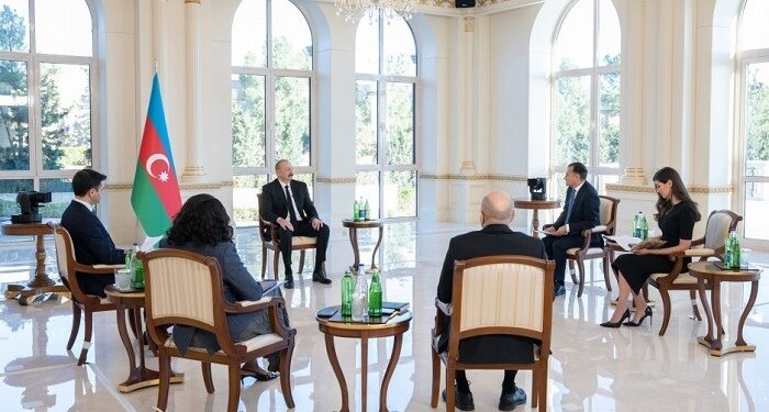 Prezident yerli televiziya kanallarına müsahibə verdi