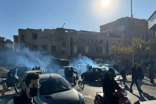 İranda təhlükəsizlik qüvvələri xəstəxanalara hücum edib