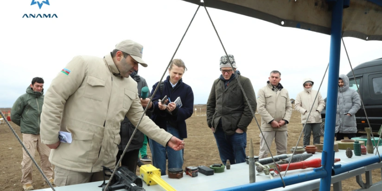 Xarici media nümayəndələri Ağdamda minatəmizləmə əməliyyatını izləyiblər