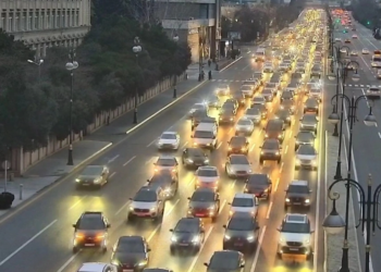 Bakının bir sıra yollarında tıxac yaranıb