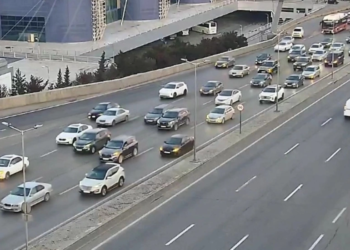 Bakının bir sıra yollarında tıxac yaranıb