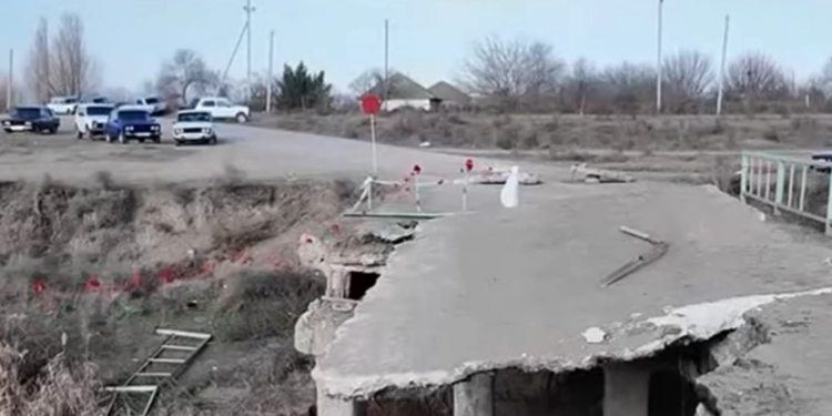 Sabirabadda uçan körpü sakinlərin nəqliyyat əlaqəsini kəsib