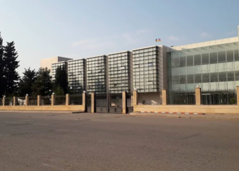 Rüşvət alan vəzifəli şəxs məhkəmə qarşısında