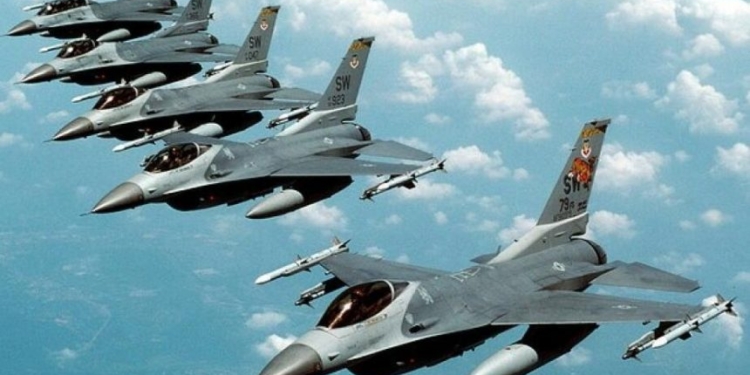 ABŞ qırıcıları İran səmasında