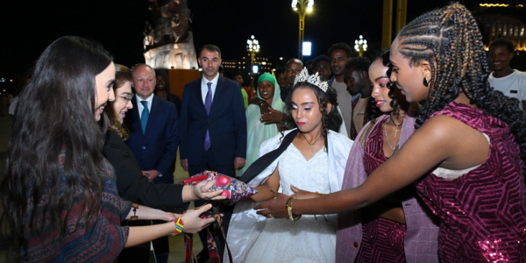 Leyla Əliyeva Əddis-Əbəbədə Adva Zəfər Muzey Kompleksində olub