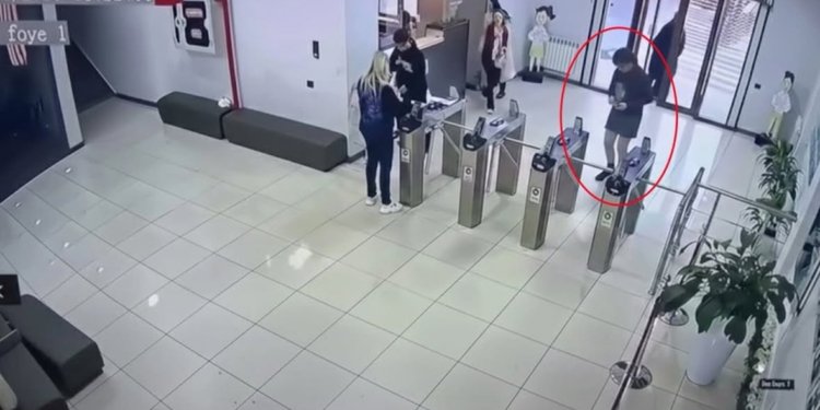 Bu şadlıq evi müəllimini vuran şagirdin ailəsinindir-Atası biznesmen, babası isə…