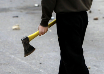 Bacı-qardaş baltayla yaralandı — əmisi şübhəlidir